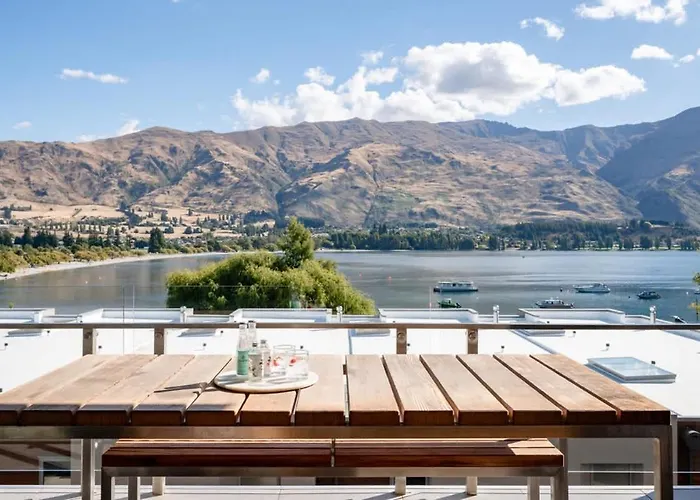 Lakefront View With Sauna *