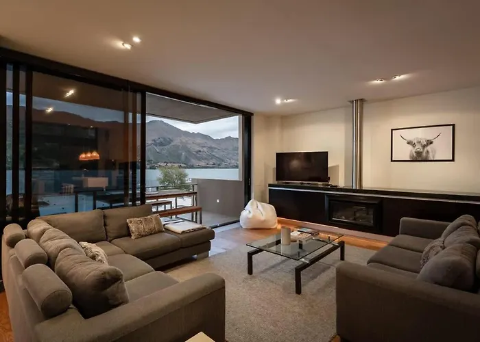 Lakefront View With Sauna
